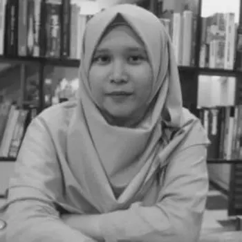 Sofynito Malia - Editor